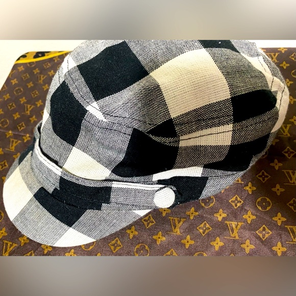 *Final Price*Hat -100% acrylic black and white checkered-OS - Picture 6 of 7